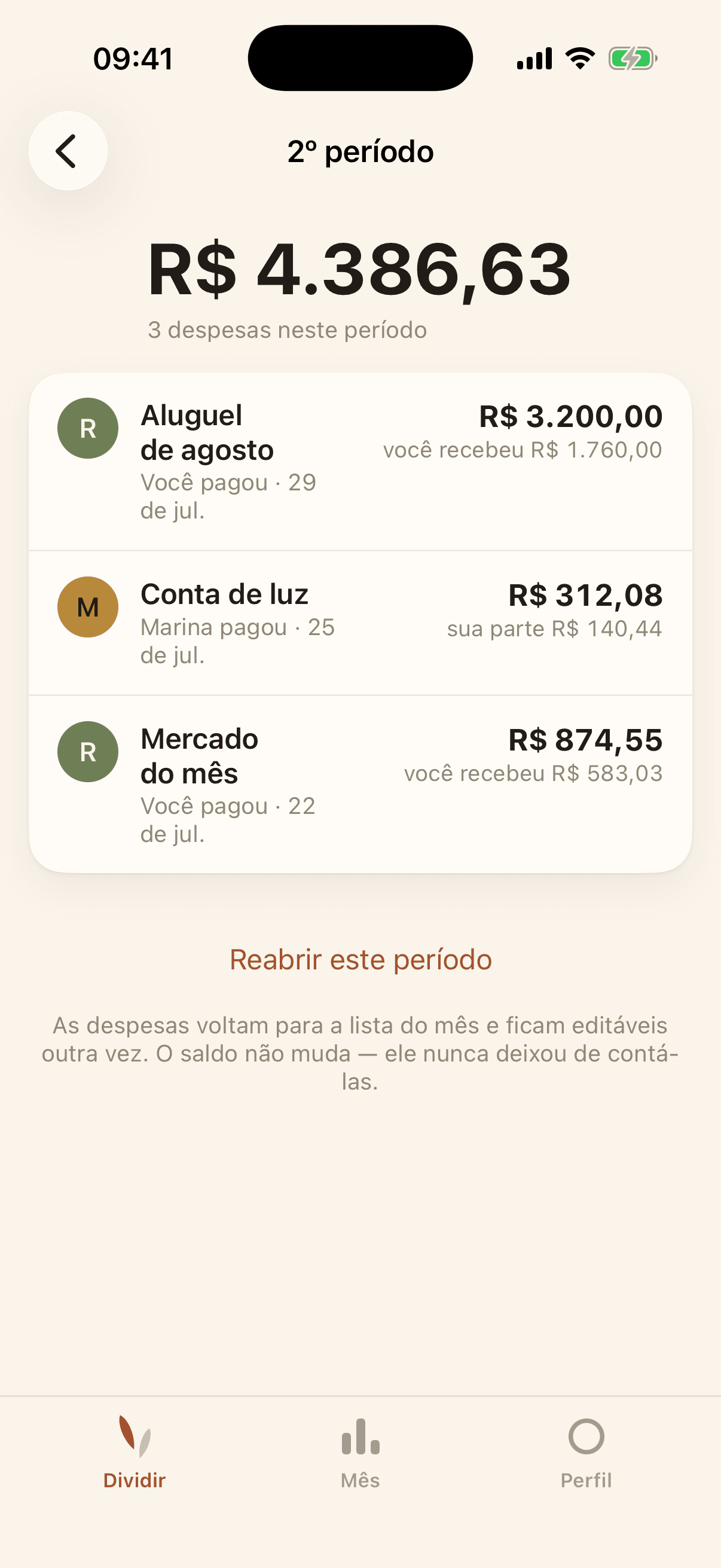 Um mês já acertado de um grupo de casa, guardado inteiro e em leitura, com o total e as despesas.